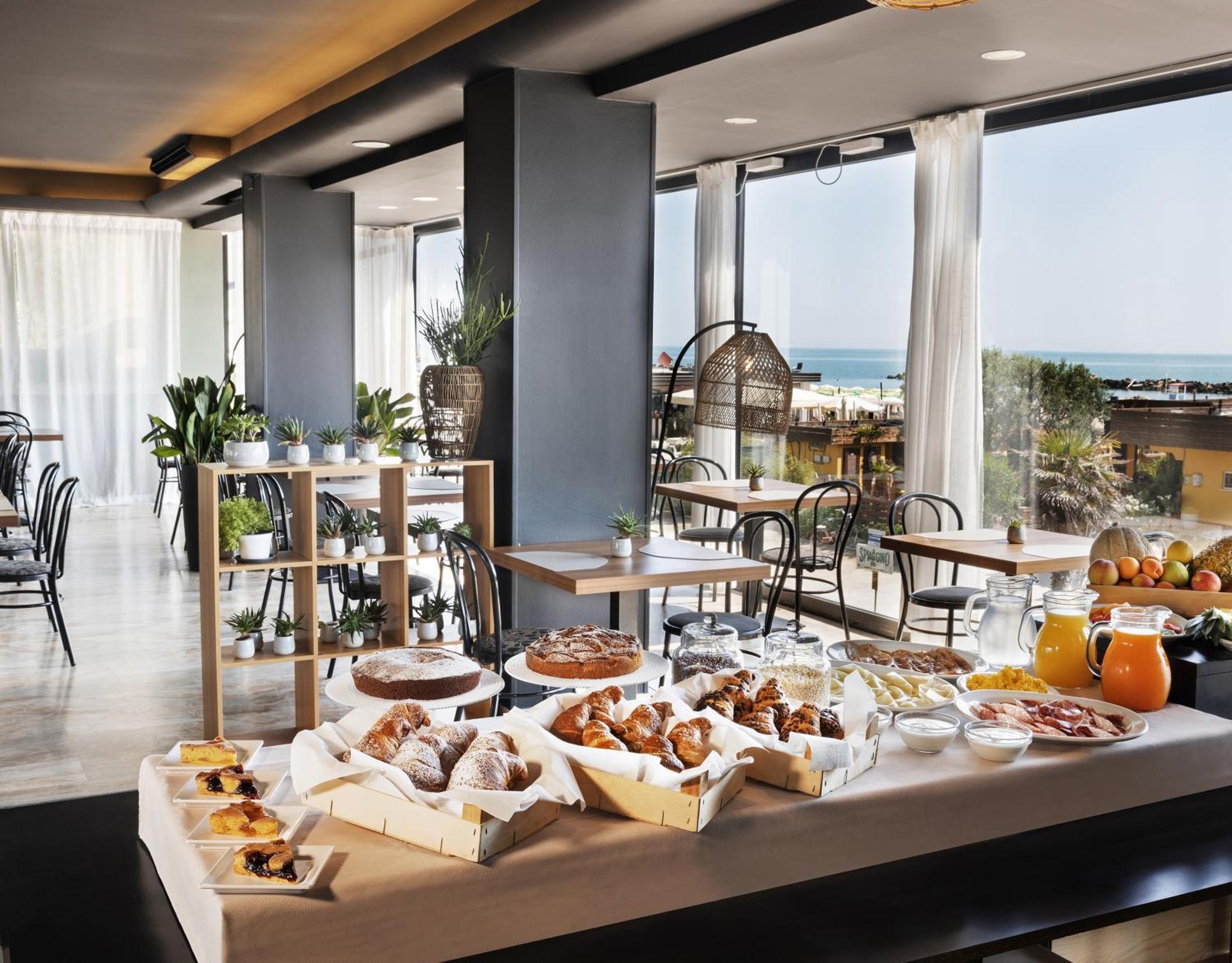 לידו די סביו Hotel Constellation מראה חיצוני תמונה